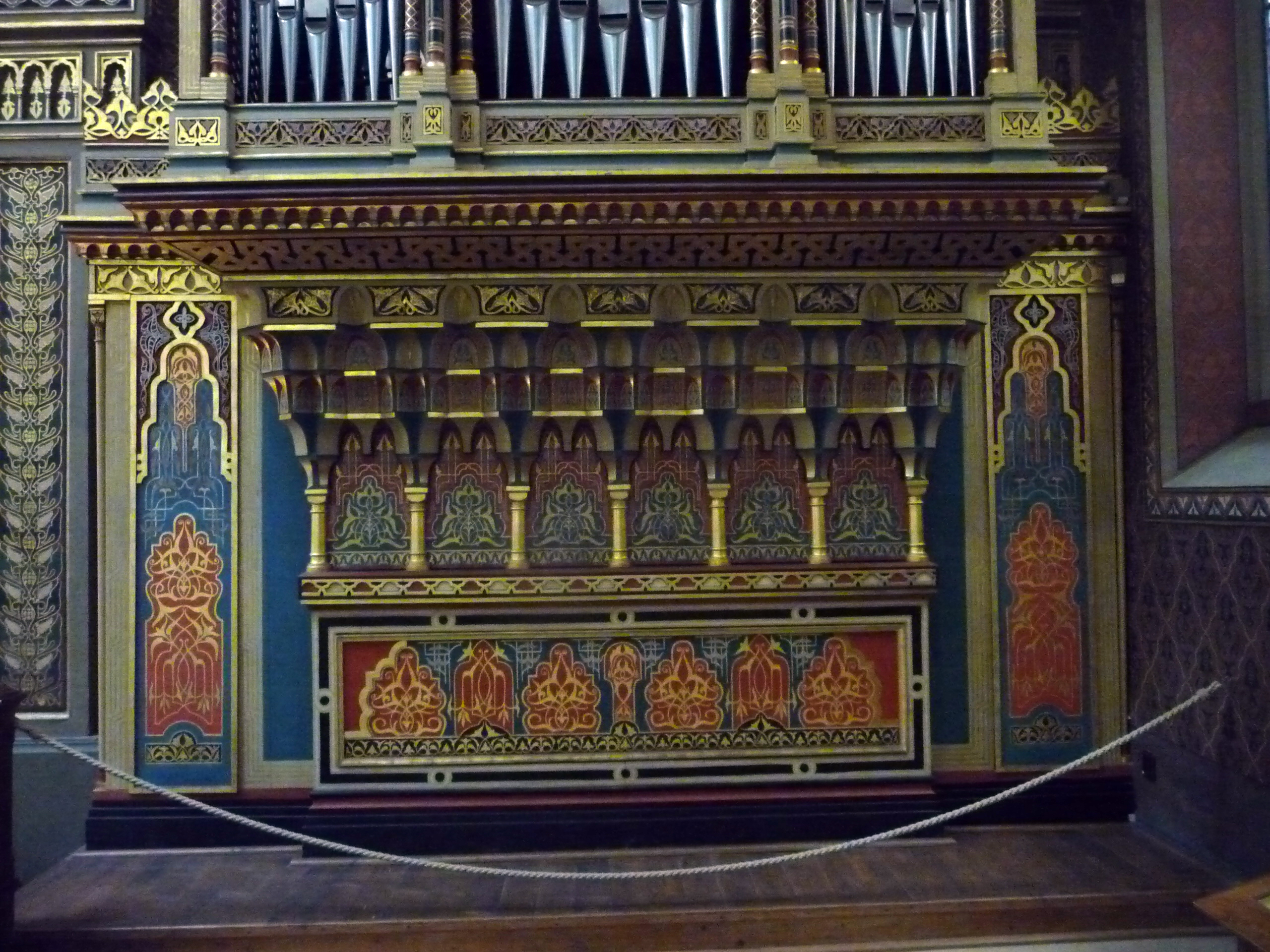 Орган и интерьер Испанской синагоги в Праге 