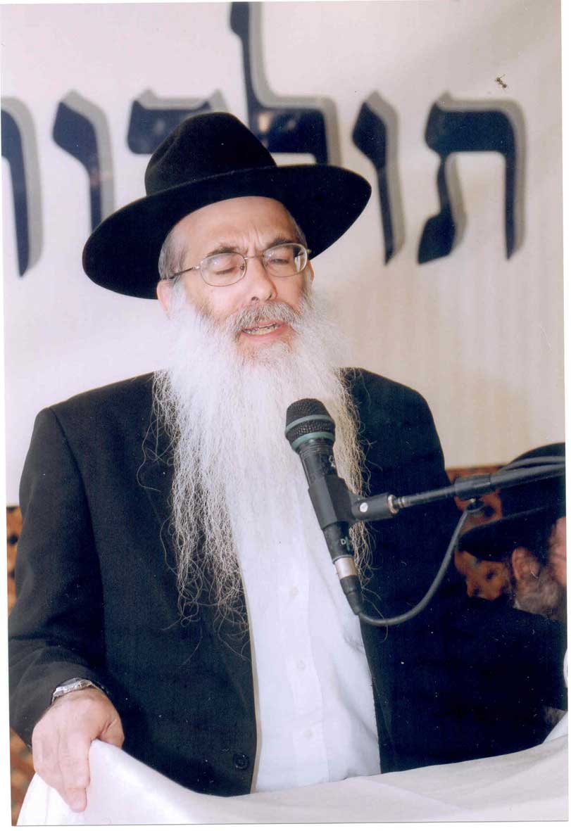 Rav Moshe Petrower, shlit''a speaking at an annual meeting of Toldos Yeshurun